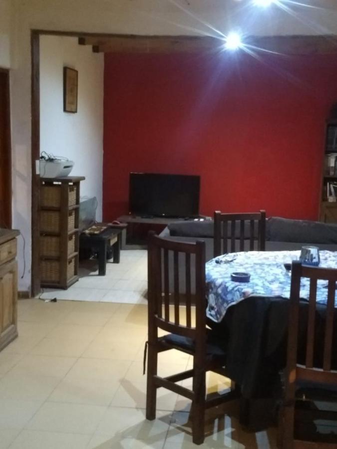 Luis'S House Ezeiza Airport Hotel Monte Grande Buitenkant foto
