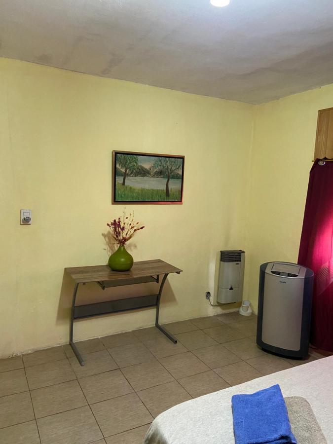 Luis'S House Ezeiza Airport Hotel Monte Grande Buitenkant foto